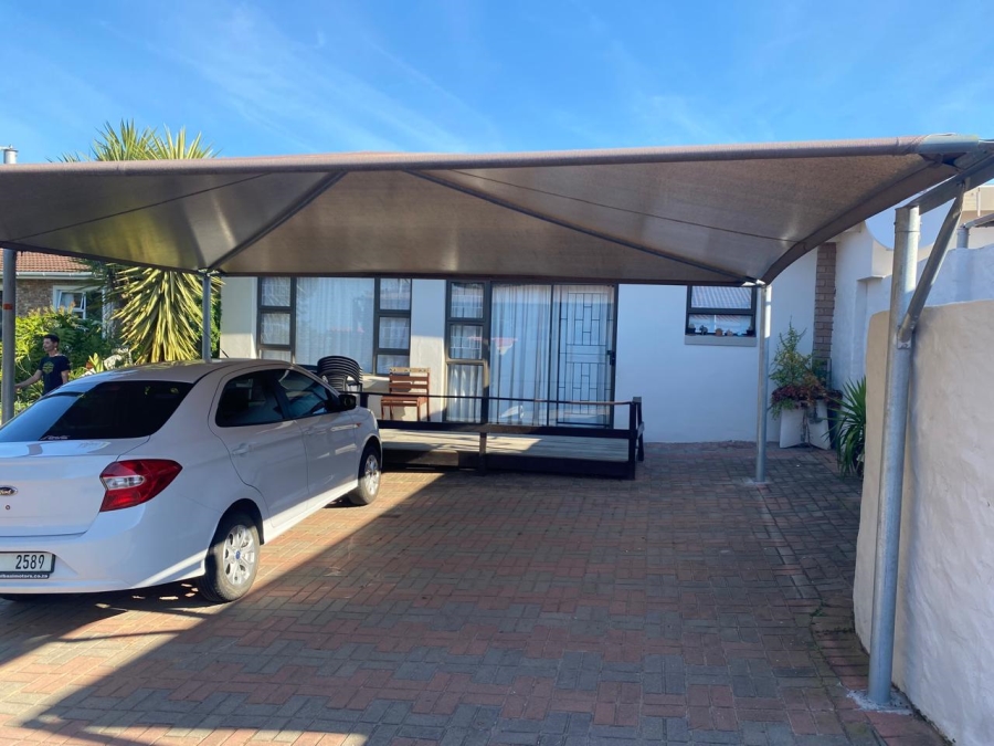 4 Bedroom Property for Sale in Mossel Bay Central Western Cape